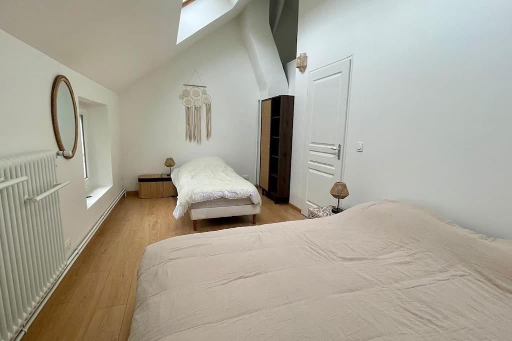 L'Autre Paradis Poligny  Extérieur photo